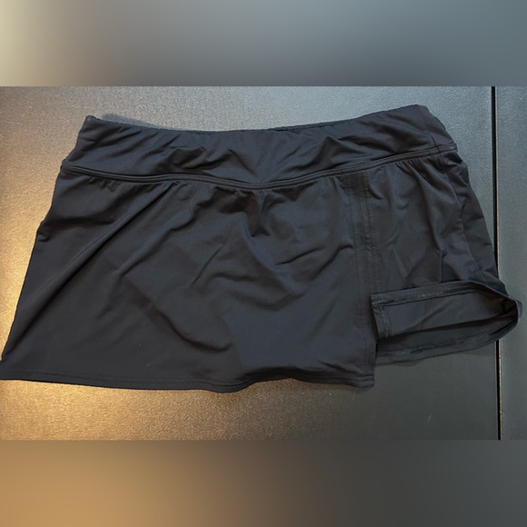 Lands End swim skirt - Picture 4 of 7